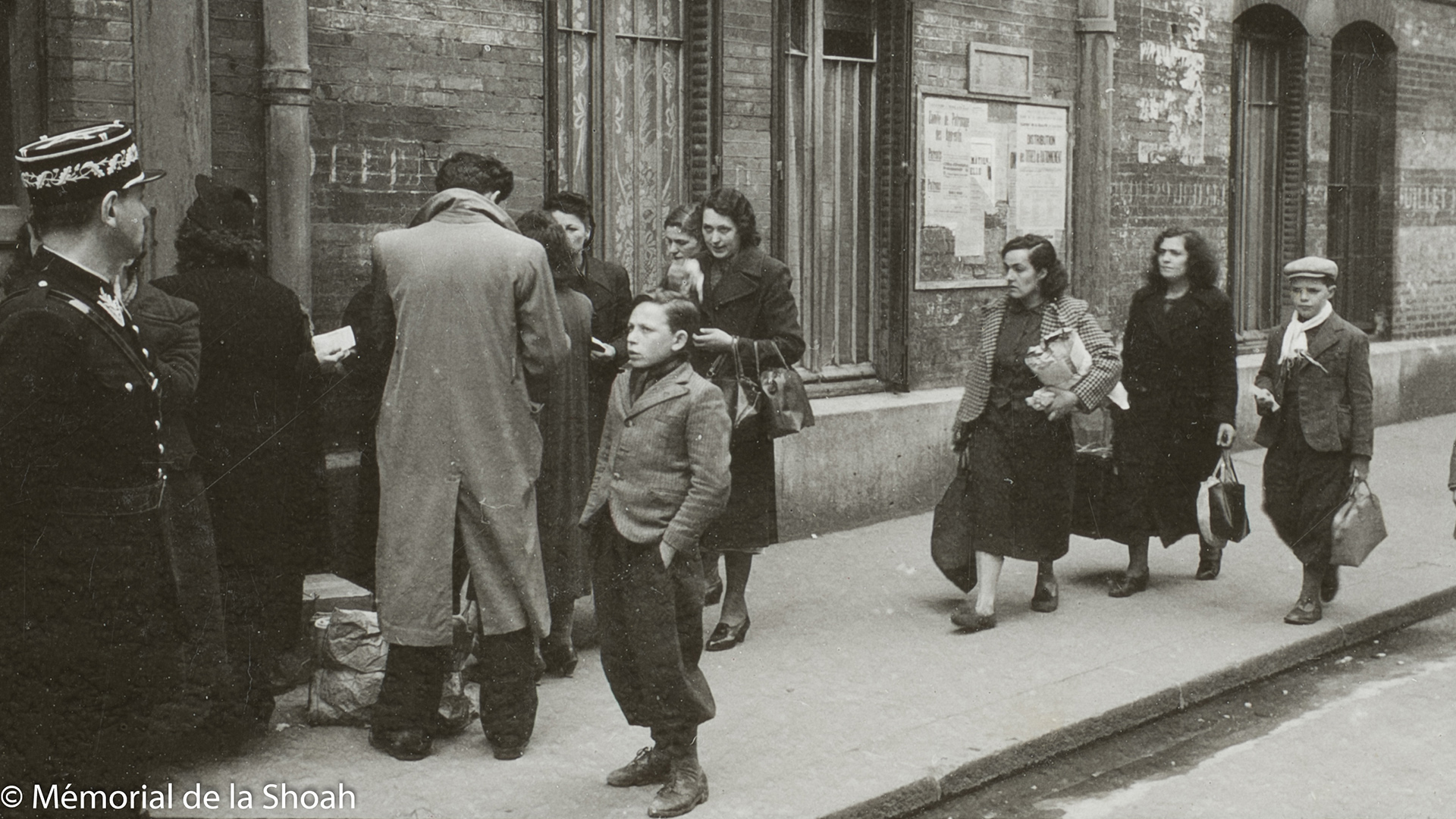 Des images inédites mettent au jour la rafle juive du « billet vert » en 1941
