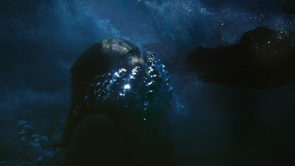 Narelle Autio, une plongée dans les profondeurs de l'océan