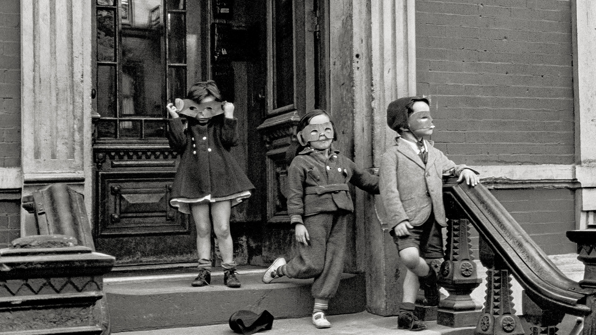 Rencontres d’Arles 2019 : Le petit théâtre d’Helen Levitt