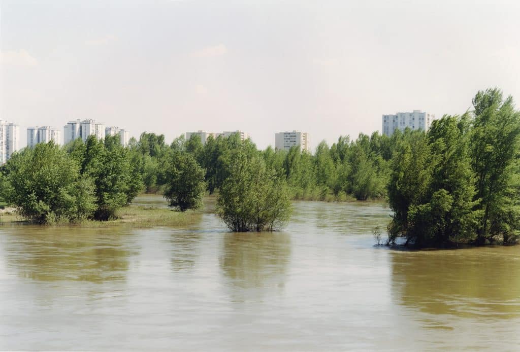 Tours, Indre-et-Loire. 2001 © Thibaut Cuisset, Courtesy Galerie Les filles du calvaire / ADAGP, Paris, 2021