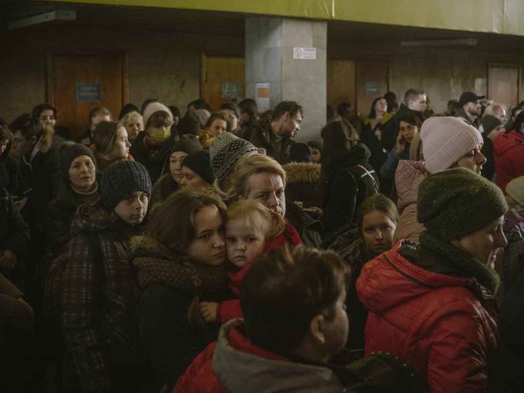 The waiting hall at the train station in Chop. March 15, 2022 © Ismail Ferdous / Agence VU' for Blind