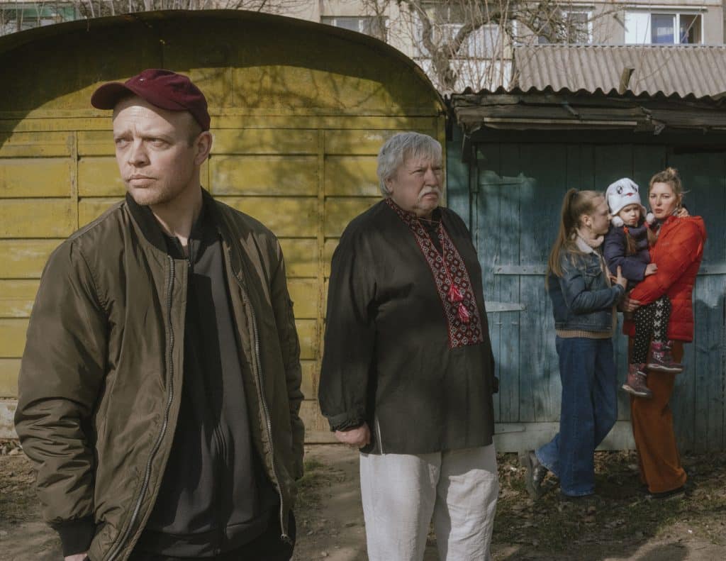 Sergei, son oncle et la famille de Tetyana, à Chop. 15 mars 2022 © Ismail Ferdous / Agence VU' pour Blind