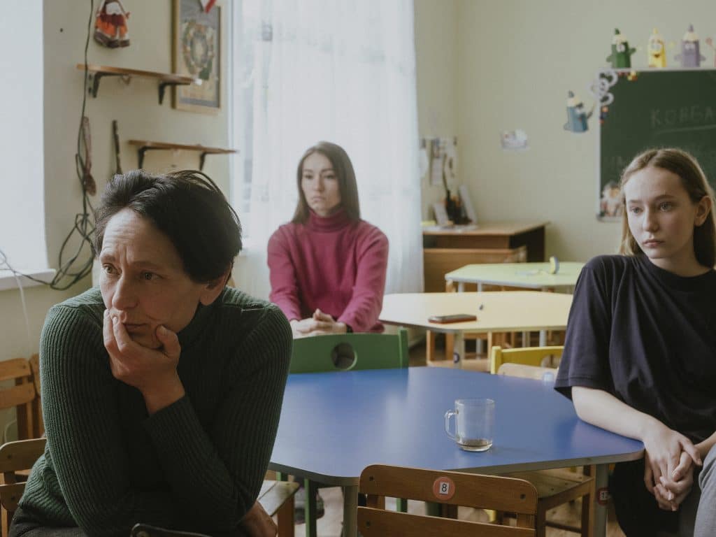 Natalia, with her four daughters and one son, in Chop, Ukraine. March 15, 2022 © Ismail Ferdous / Agence VU' for Blind