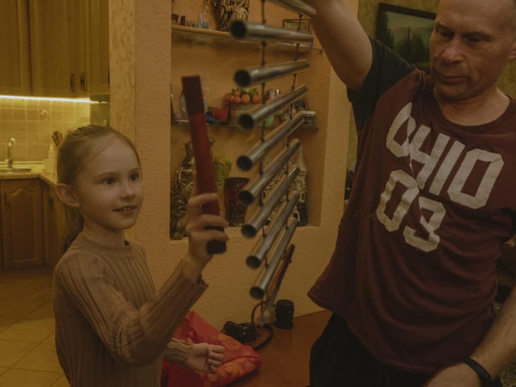 Diana and her uncle at their farewell family dinner with her mother Olga, organised by Oksana and Stepan. © Ismail Ferdous / VU' for Blind