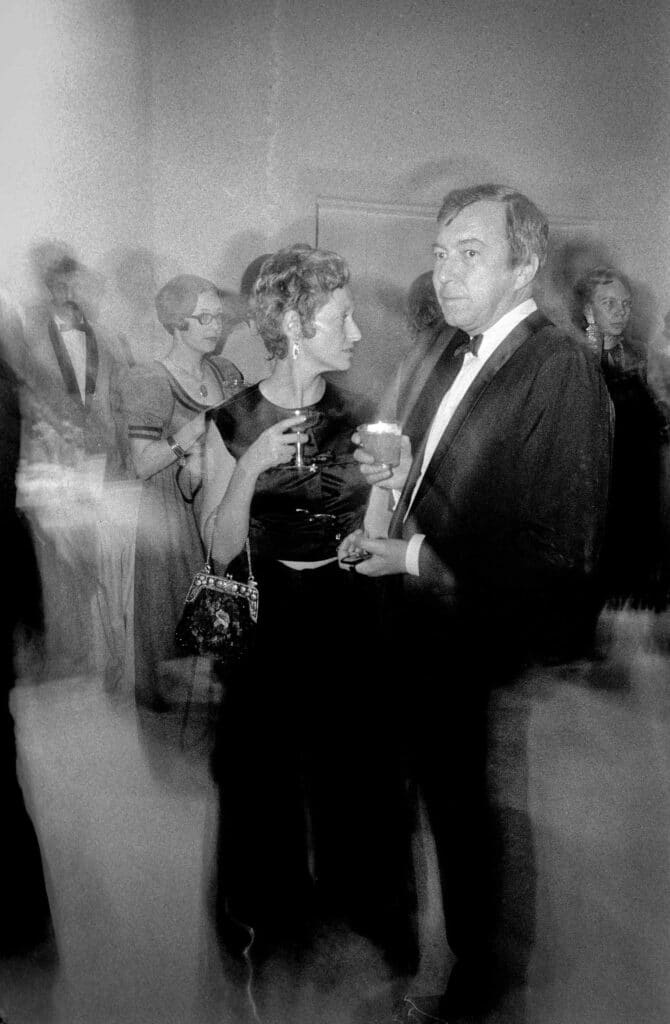 Jasper Johns et Barbara Rose au AMST à Corpus en 1973. ©BobShaw