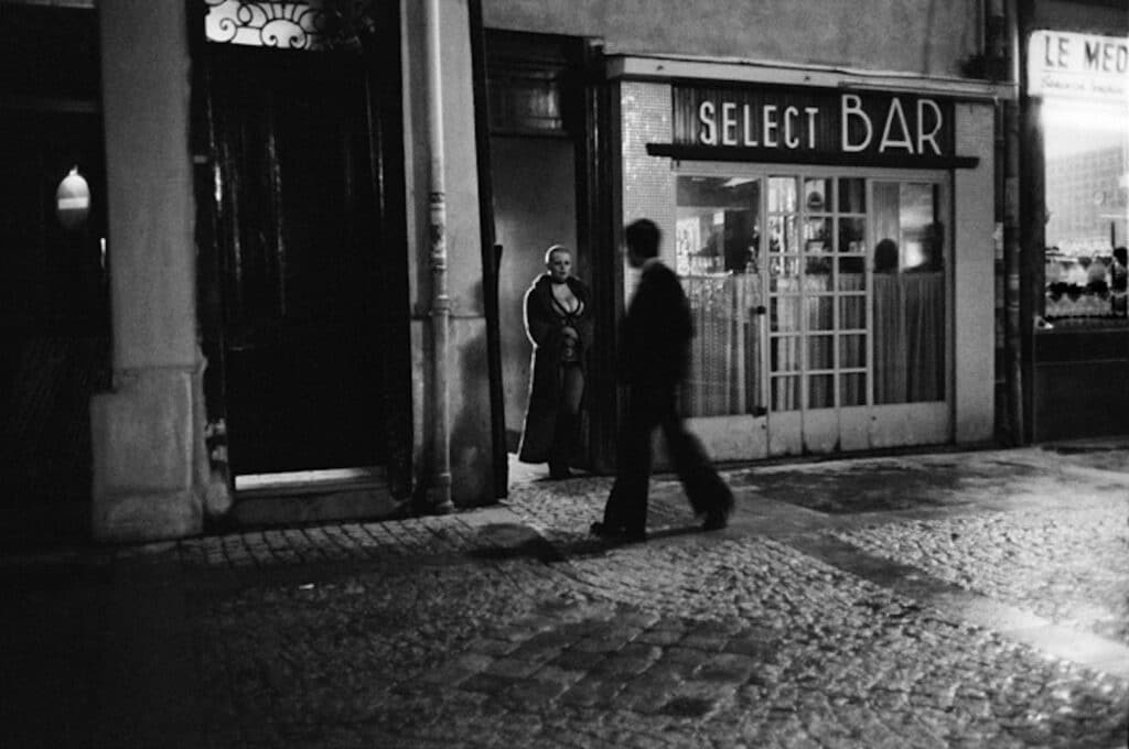 La Rue des Lombards, Paris,France, 1976-1977 © Jane Evelyn Atwood