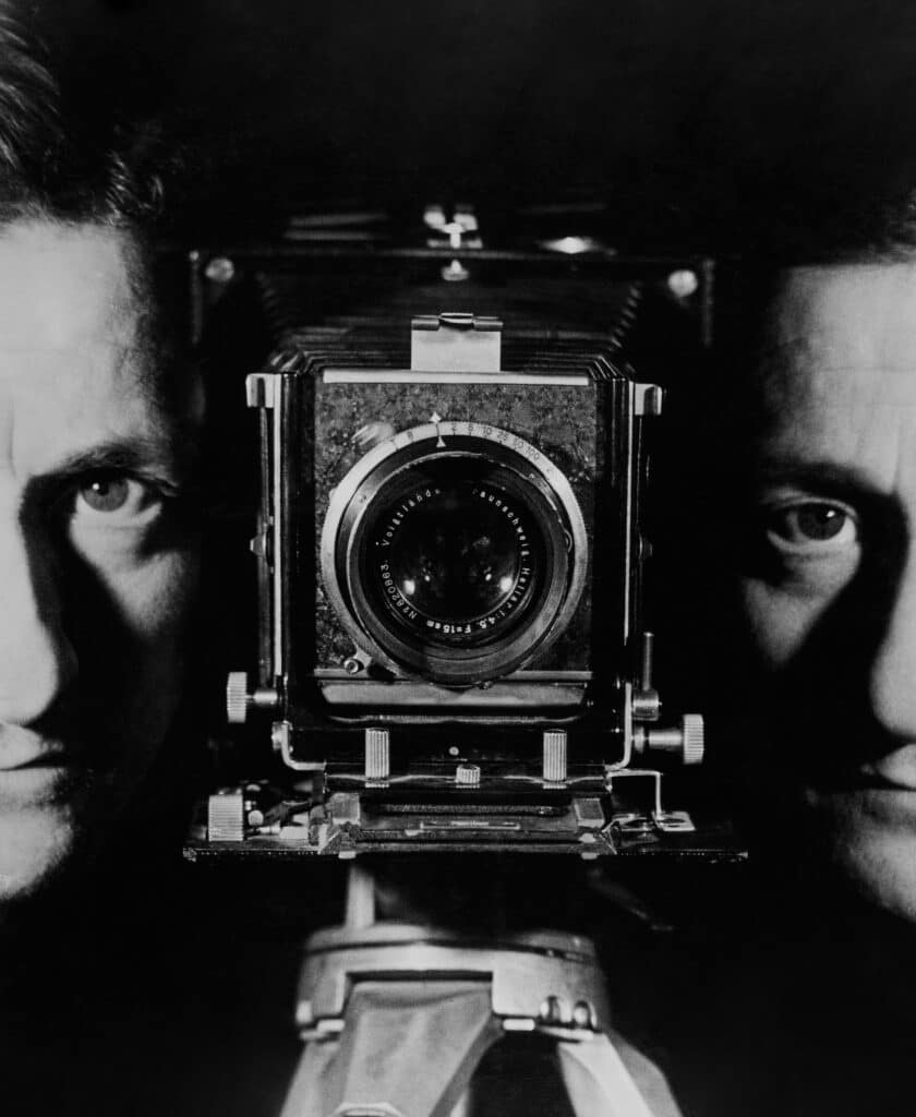 Double self-portrait with Linhof, Paris, 1938. © The Estate of Erwin Blumenfeld 2022