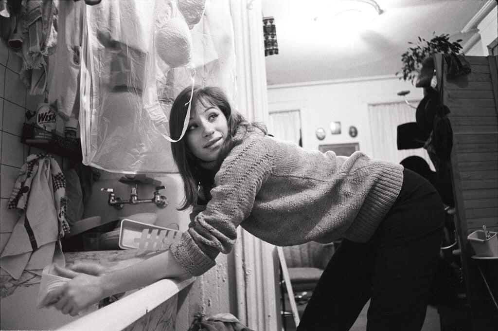 Barbara Streisand in her kitchen, Brooklyn, NY, 1964. ©Bill Eppridge Courtesy of Monroe Gallery of Photography