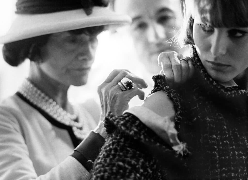 Coco Chanel, mains 1962. © Douglas Kirkland / Galerie GADCOLLECTION