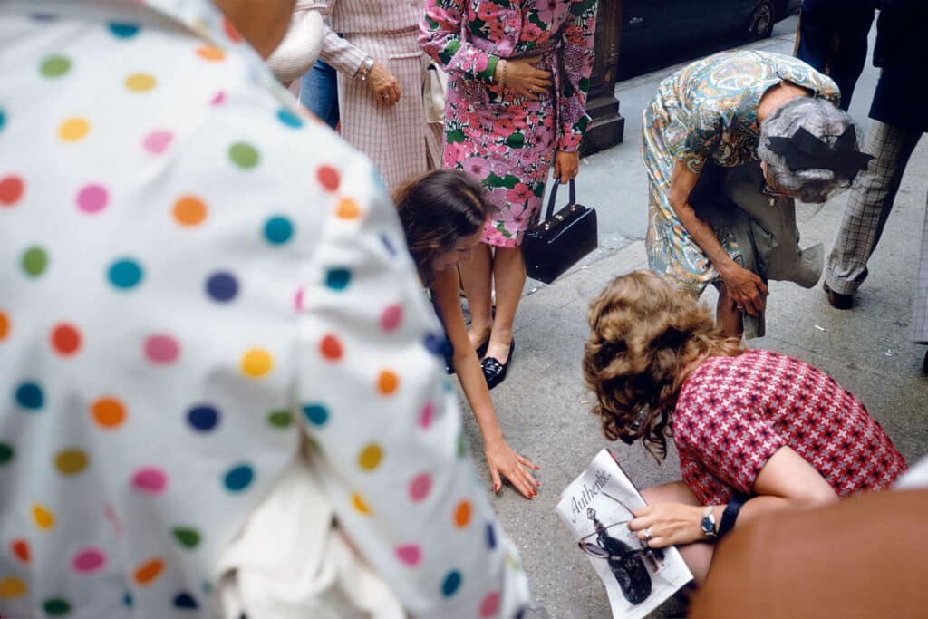 Madison Avenue, New York City, 1973 © Mitch Epstein