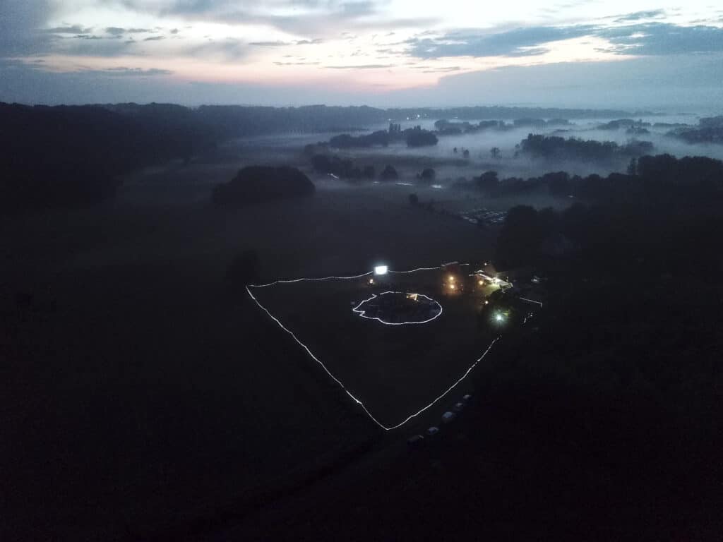 Het labyrintveld en Zone I-boerderij © Droneoncep41
