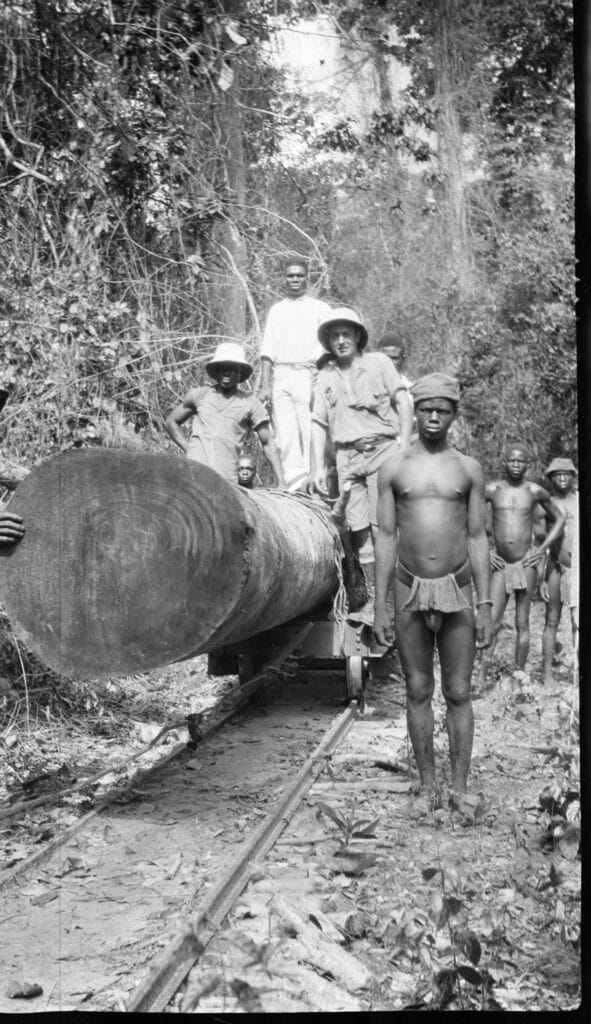 Albert Londres dénonce la mort de 17 000 noirs lors de la construction de la voie ferrée Congo Océan; "Si Monsieur le ministre des colonies ne me croit pas, je tiens les photos à sa disposition." © Archives Prix Albert Londres