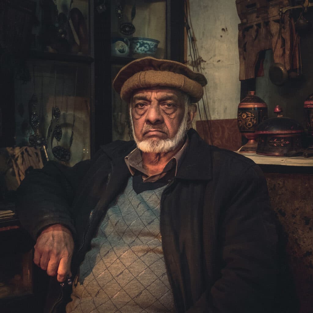 Antiques and gems dealer, Peshawar. © Gauthier DigoutterAntiques and gems dealer, Peshawar. © Gauthier Digoutte