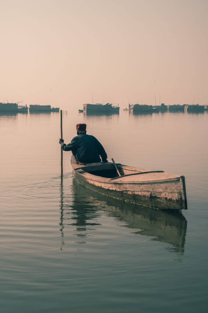 Un ainé Mohana, Manchar Lake. © Gauthier Digoutte