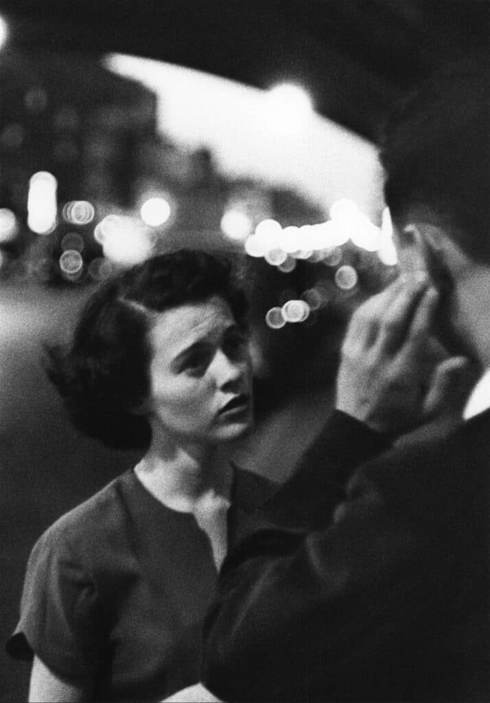 Louis Faurer, Deaf Mutes, New York, NY, 1950. © Estate of Louis Faurer: Courtesy Deborah Bell Gallery : Courtesy les Douches la Galerie, Paris