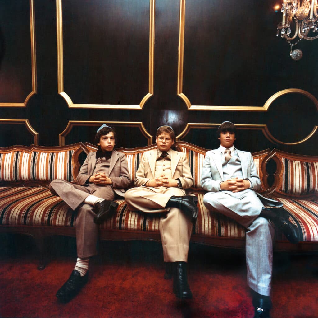 Bar Mitzvah Boys, 1979. (Was shot at the Fontainebleau Hotel in Miami Beach 1979) © Andy Sweet Photo Legacy - Courtesy Atelier/Galerie Taylor, Paris