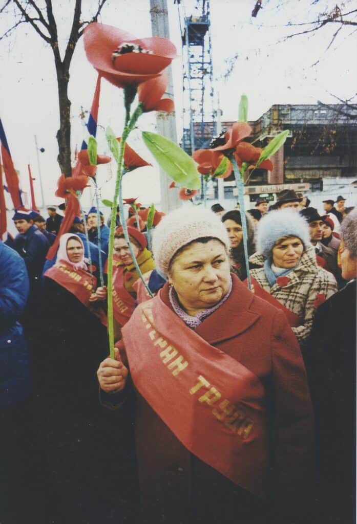 De la série « Red », 1968-75 Tirage chromogène, 45,5 x 30,5cm © Boris Mikhaïlov, VG Bild-Kunst, Bonn.