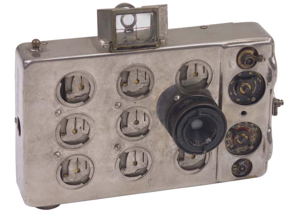 Multiphoto [multiple exposure camera], 1924.
