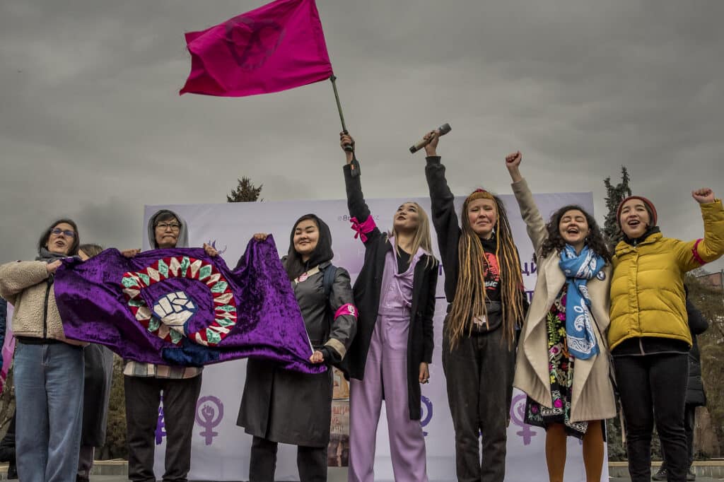 In Almaty, Kazakhstan's more political, youthful and antiestablishment city, the organisers of the Women's Day march organised by Feminita, KazFem, SVET, FemAgora, and FemSreda, feminist groups, greet the thousand participants.