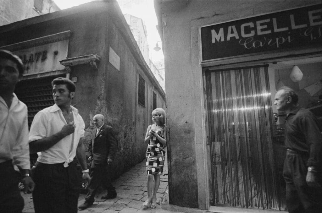 Gênes, Ligurie, 1966 © Bruno Barbey / Magnum Photos