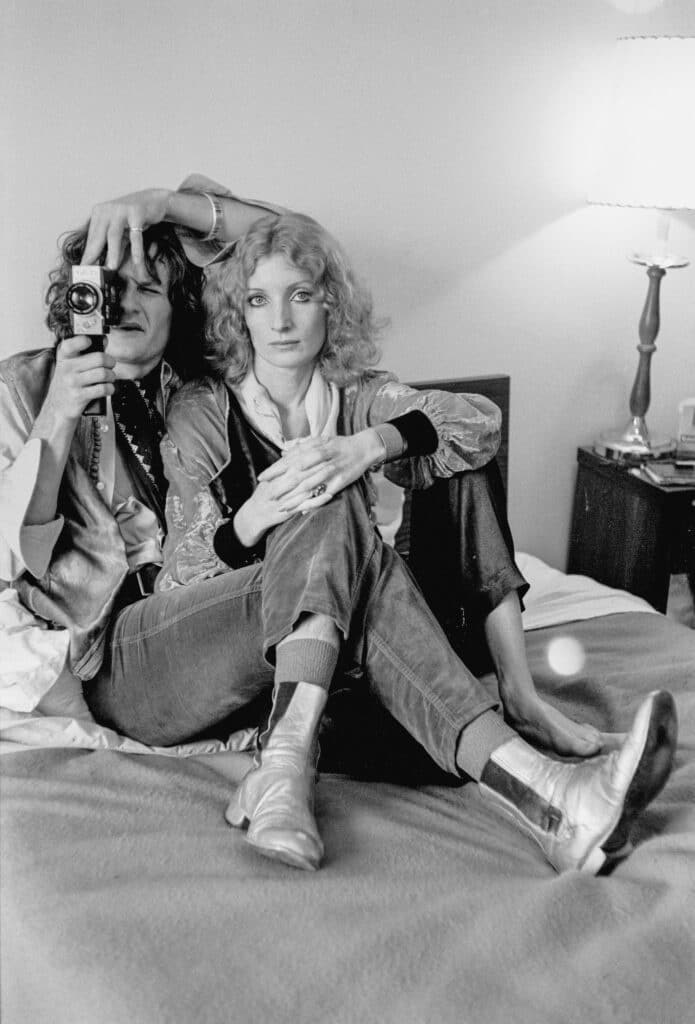 Le photographe, vidéaste et artiste Michael Auder et la vedette de Warhol, Viva. Chelsea Hotel, New York, 1969.