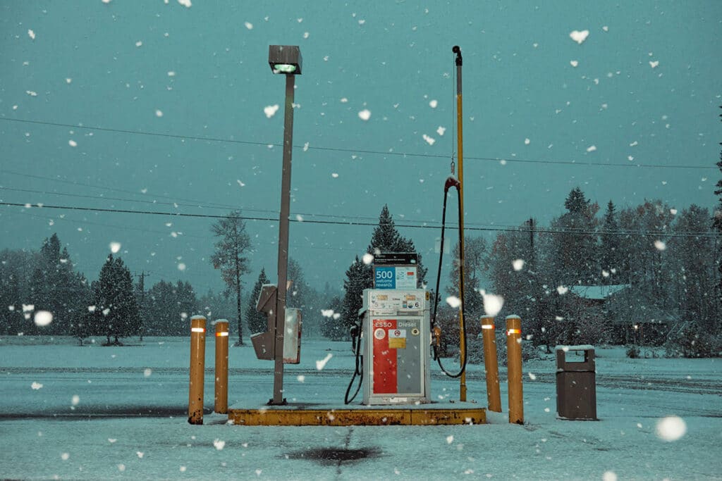 Kourtney Roy - Première chute de neige, 2017 © Série The Other End of the Rainbow, Galerie Les filles du calvaire, Paris