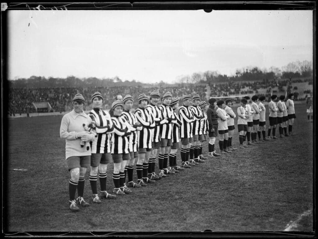 Football Féminin "France contre Angleterre" stade Pershing, Dimanche 31 octobre 1920.