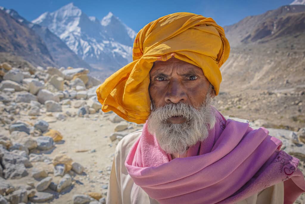 Pèlerin revenant de la source du Gange, Uttarkhand, Inde, 2018. © William Frej