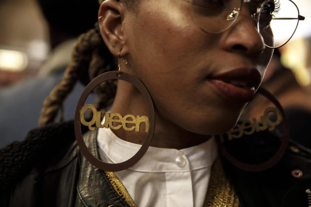 A girl walks at Brown Sugar Film Festival at the traditional Cinema Rex in Paris. Brown Sugar is an annual film festival dedicated only to films produced by and for african ascendents. © Carolina Arantes