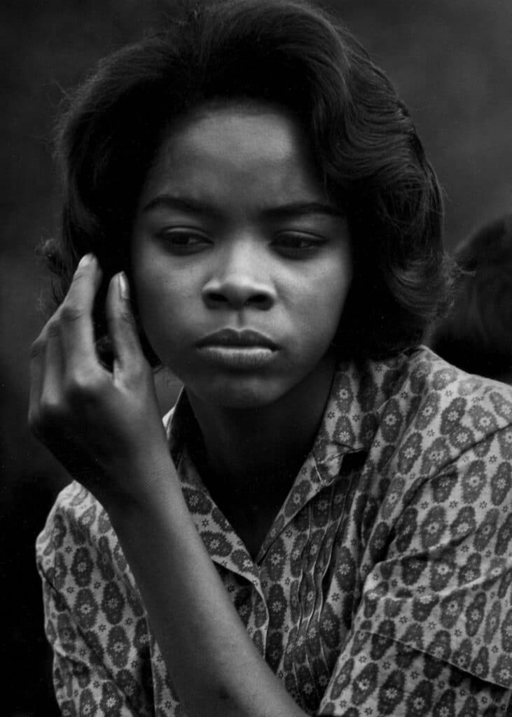 Washington Square, New York, vers 1960. © Dave Heath / avec l'aimable autorisation de la Stephen Bulger Gallery et de la Howard Greenberg Gallery