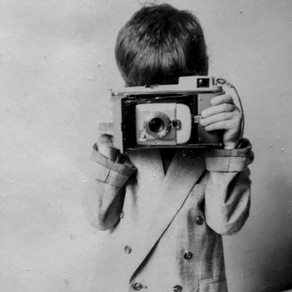 Raphaël Yagobzadeh, camera in hand