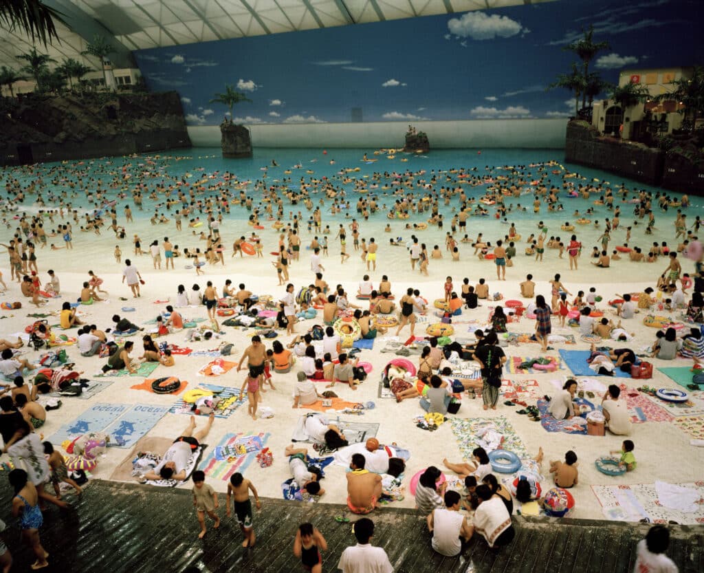 Japon, Miyazaki. Plage artificielle à l'intérieur du dôme, 1996. © Martin Paar