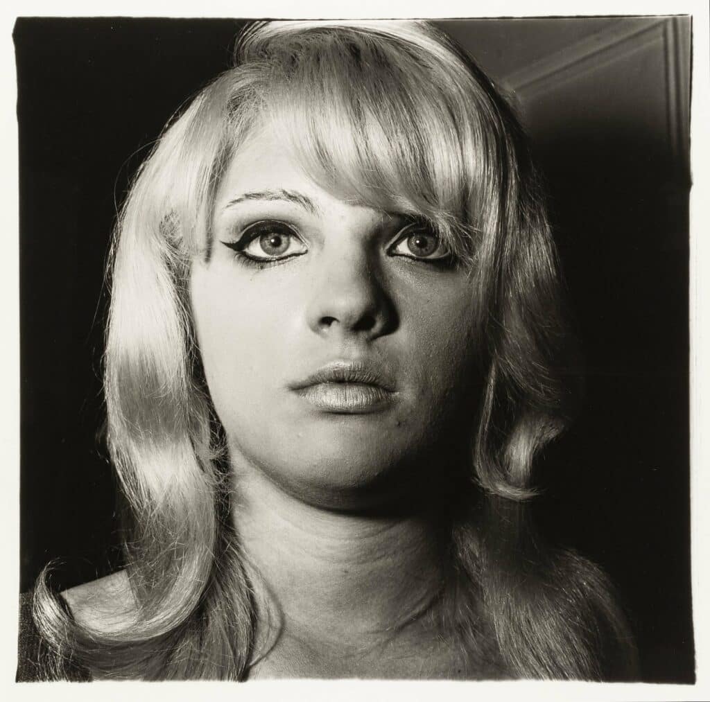 Blonde girl with shiny lipstick, N.Y.C. 1967 © The Estate of Diane Arbus Collection Maja Hoffmann / LUMA Foundation