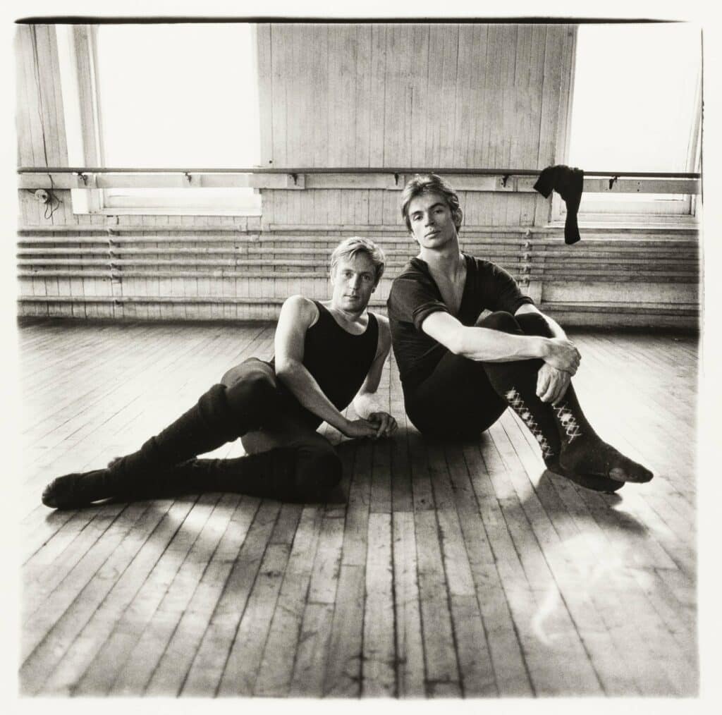 Erik Bruhn et Rudolf Nureyev, N.Y.C. 1964 © The Estate of Diane Arbus. Collection Maja Hoffmann / LUMA Foundation