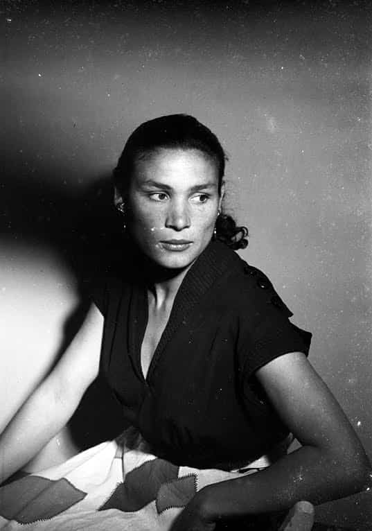 Rosario Amaya, estudio del fotografo Gracia - Barcelona 1950 Format image 30 x 40 cm © Jacques LŽonard. Archivo Familia Jacques LŽonard