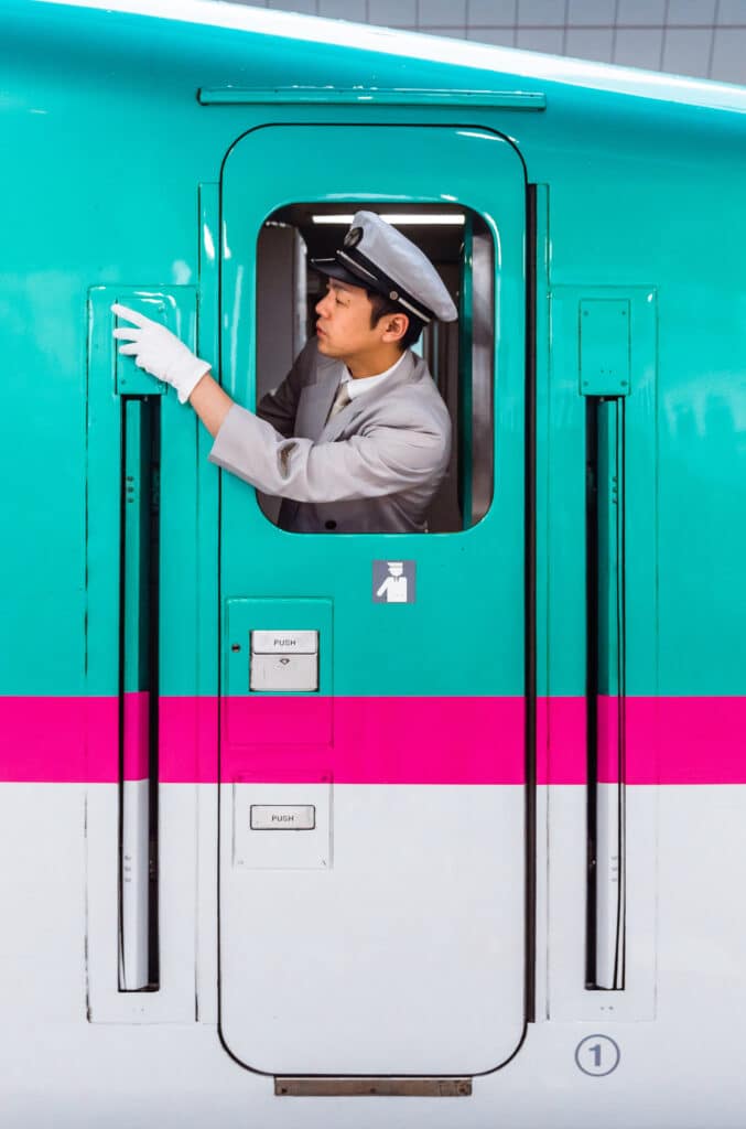 Chemins de fer japonais, Tokyo, Japon © ACCIDENTALLY WES ANDERSON