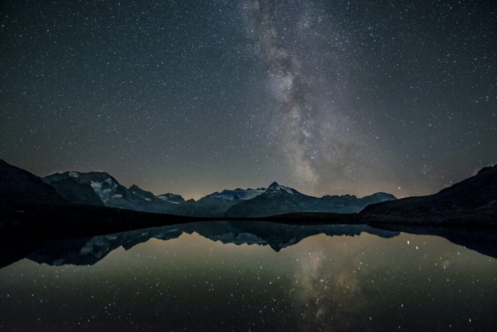 A mountain lake provides a beautiful foreground for a Milky Way photo
© Eberhard Grossgasteiger / Unsplash
Taken with a Canon EOS 70D: 14.0 mm, ƒ/2.8, 20sec, ISO 800 in the Zillertal Alps in Italy