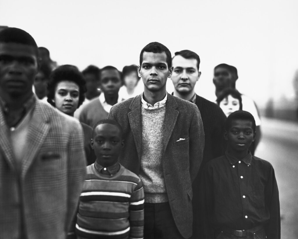 Comité de coordination des étudiants non violents, dirigé par Julian Bond, Atlanta, Géorgie, 23 mars 1963 Fondation Richard Avedon Avec l'aimable autorisation de Gagosian