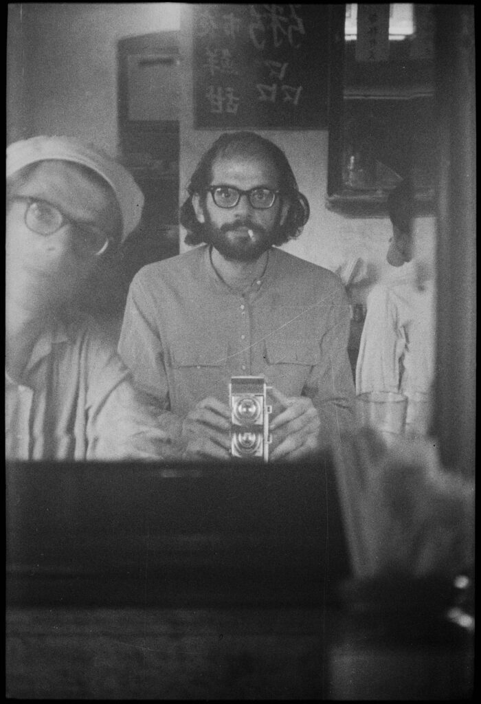 Calcutta Self Portrait with Peter Orlovsky, October 20, 1962 © Allen Ginsberg, courtesy of Fahey Klein Gallery, Los Angeles