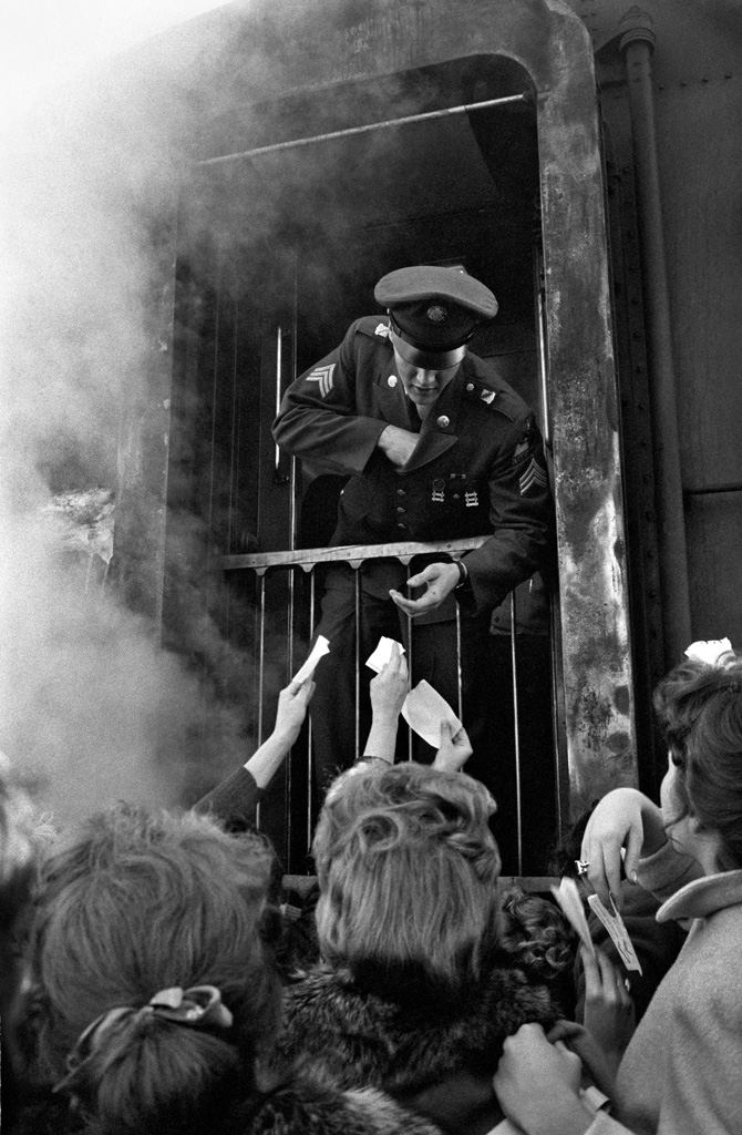 Elvis Presley, Return from the army, Memphis, 1960 © Henri Dauman