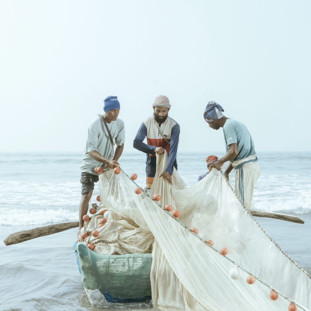 Fishermen at the Cox’s Bazar Beach © Ismail Ferdous