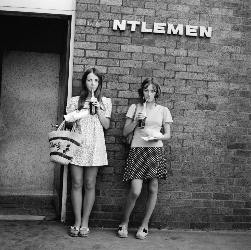 Ntlemen, Cowley, Oxford, 1973 © Tom Wood courtesy galerie Sit Down