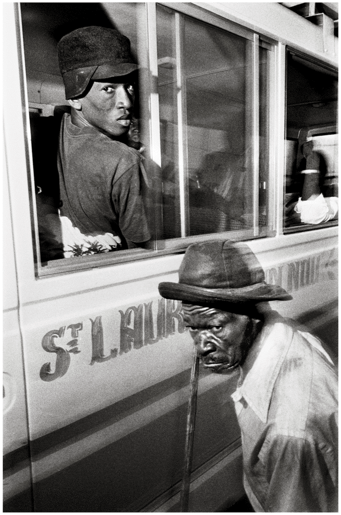 © Bruce Gilden / Magnum Photos. Extrait de Bruce Gilden, Haïti (Atelier EXB, Paris 2023)