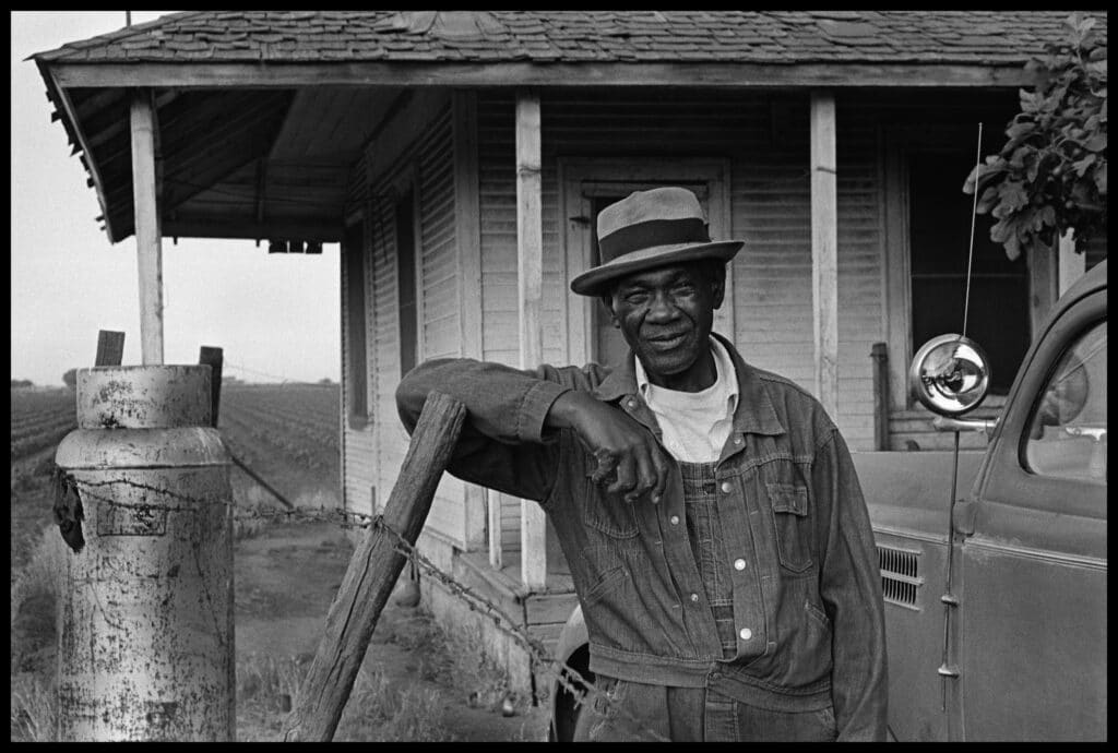 © Photograph by Peter Turnley, California, 1975.