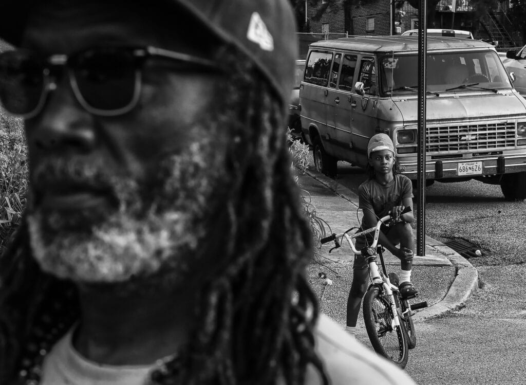 L'activiste Duane Shorty Davis lors du dixième anniversaire de la mort de Tyrone West à la suite d'un passage à tabac par la police de Baltimore.