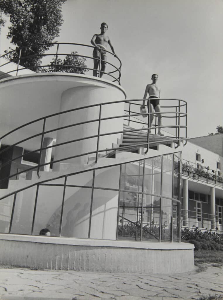 Paul Wolff, Opelbad [piscine Opel], Wiesbaden, 1934 Opelbad [Opel pool], Wiesbaden, 1934 Tirage d’origine – Vintage print Collection Christian Brandstätter