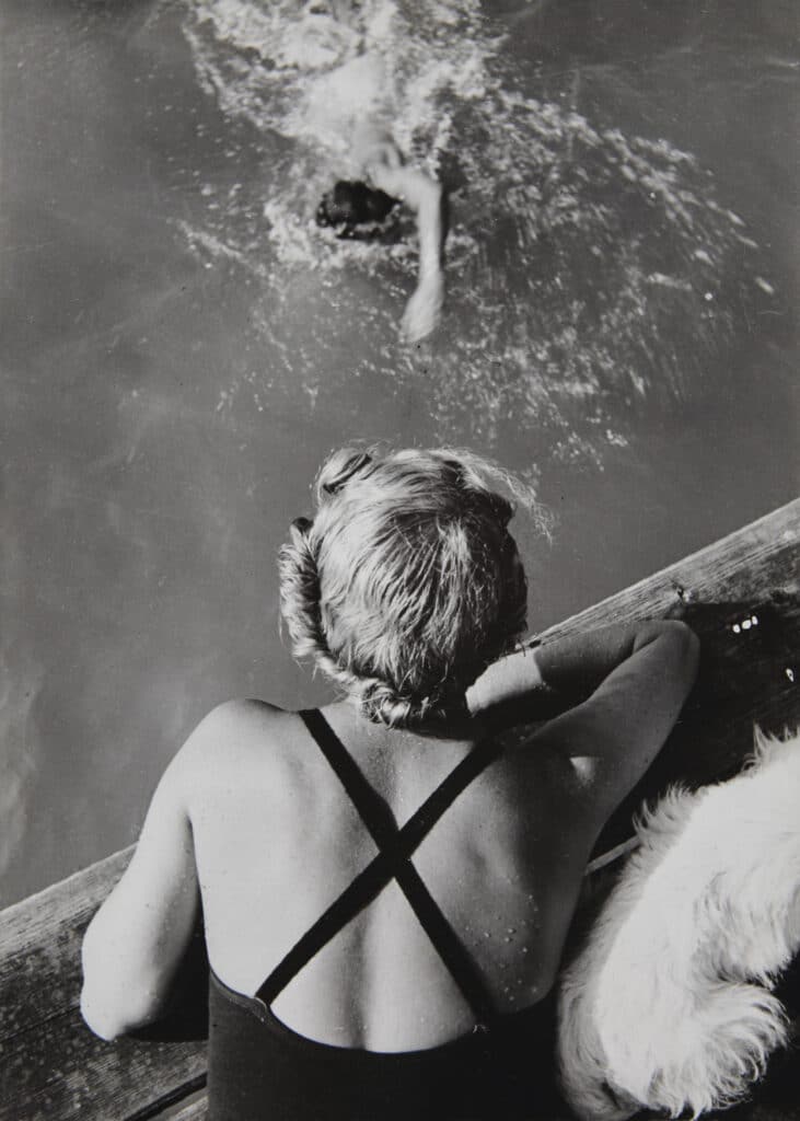 Paul Wolff, Le Premier Bain en extérieur !, Wiesbaden, mai 1934 The First Outdoor Bath!, Wiesbaden, May 1934 Tirage moderne – Modern print Collection Christian Skrein Photography