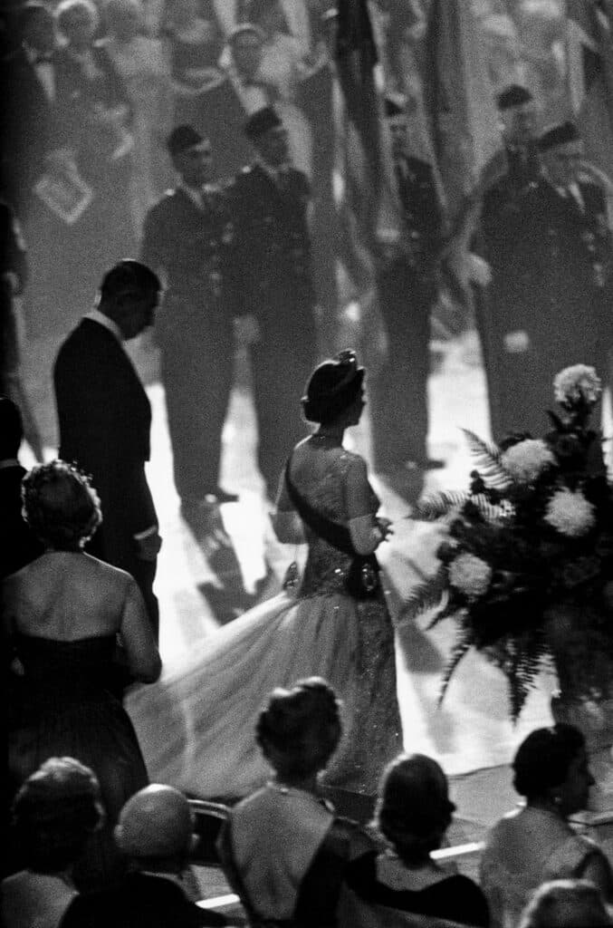 ÉTATS-UNIS. New York City. 1957. La reine ÉLIZABETH II lors de sa visite en Amérique.