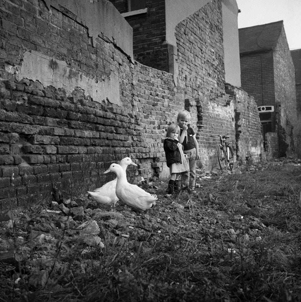 Meandering through the streets of Hessle Road © Alec Gill